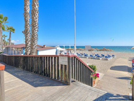 Flat in Las Cañas Beach, front line beach on the Golden Mile for sale