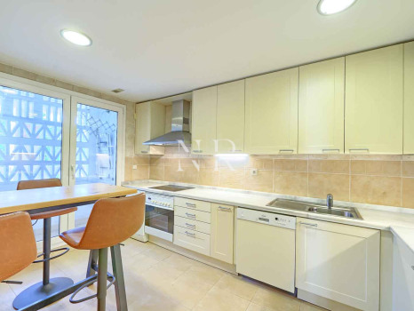 Flat in Las Cañas Beach, front line beach on the Golden Mile for sale