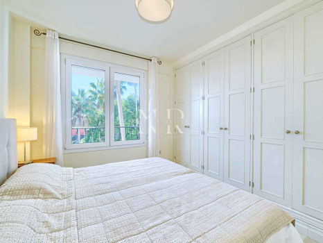 Flat in Las Cañas Beach, front line beach on the Golden Mile for sale