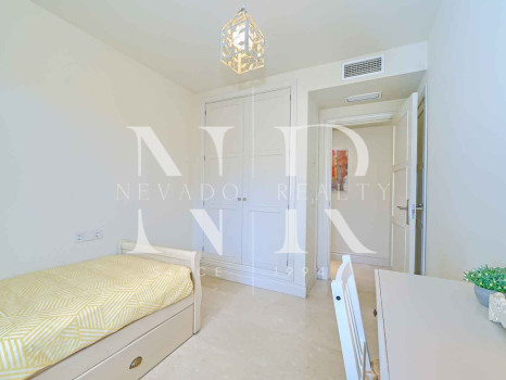 Apartamento en Las Cañas Beach, en primera línea de playa de la Milla de Oro en venta