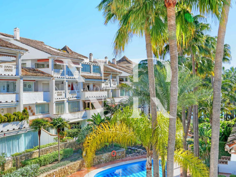 Apartamento en Las Cañas Beach, en primera línea de playa de la Milla de Oro en venta
