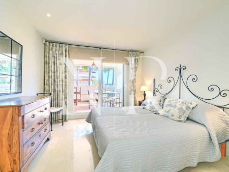 Apartamento en Las Cañas Beach, en primera línea de playa de la Milla de Oro en venta