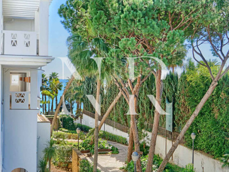 Apartamento en Las Cañas Beach, en primera línea de playa de la Milla de Oro en venta