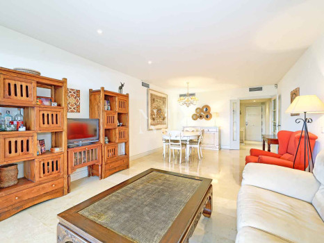 Flat in Las Cañas Beach, front line beach on the Golden Mile for sale