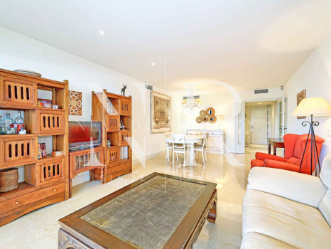 Apartamento en Las Cañas Beach, en primera línea de playa de la Milla de Oro en venta