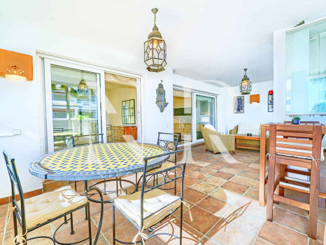 Apartamento en Las Cañas Beach, en primera línea de playa de la Milla de Oro en venta
