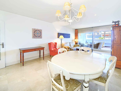 Flat in Las Cañas Beach, front line beach on the Golden Mile for sale