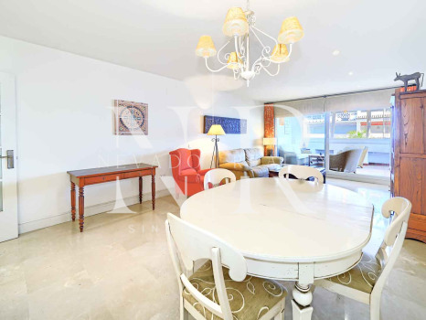 Apartamento en Las Cañas Beach, en primera línea de playa de la Milla de Oro en venta