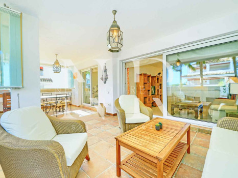 Apartamento en Las Cañas Beach, en primera línea de playa de la Milla de Oro en venta