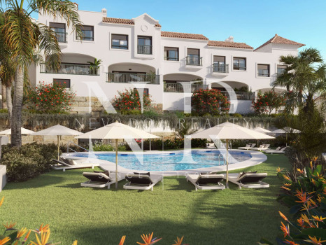 Altoasis Residences, townhouses in Estepona West on the golf course front line for sale