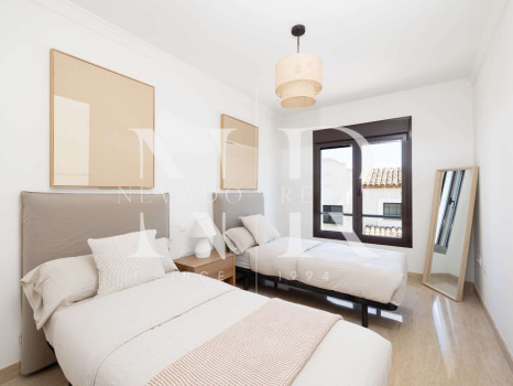 Altoasis Residences, townhouses in Estepona West on the golf course front line for sale