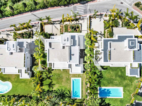 New development of villas in Lomas del Marbella Club for sale