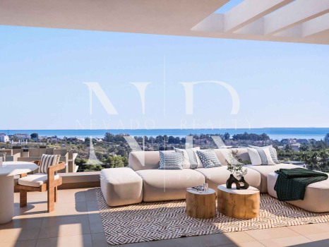 Capri, Apartamentos y áticos en Estepona Este con vistas al mar en venta