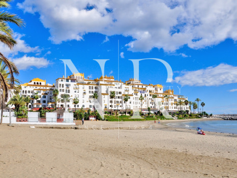 6 brand new modern villas in Estepona on the first line of golf