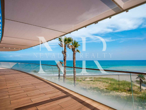 Beachfront apartments in Estepona