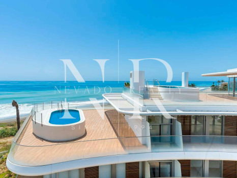 Beachfront apartments in Estepona