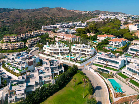 Golden Eight – Maisons mitoyennes avec vue mer à Artola Alta, Marbella à vendre