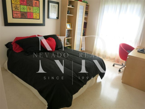Penthouse dans l'urbanisation Capanes del Golf avec vues panoramiques à vendre