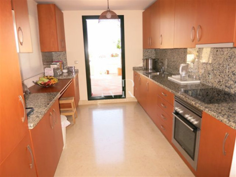 Ático en Urbanización Capanes del Golf con vistas panorámicas en venta