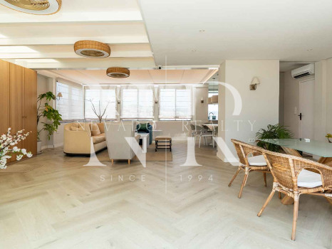 Atico en venta en Don Gonzalo con vistas panorámicas al mar y piscina privada