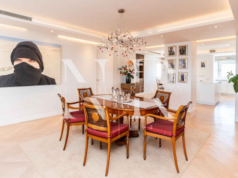 Atico en venta en Don Gonzalo con vistas panorámicas al mar y piscina privada