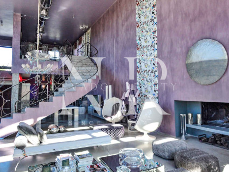 Villa in Estepona next to the beach and golf for sale
