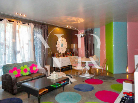 Villa in Estepona next to the beach and golf for sale