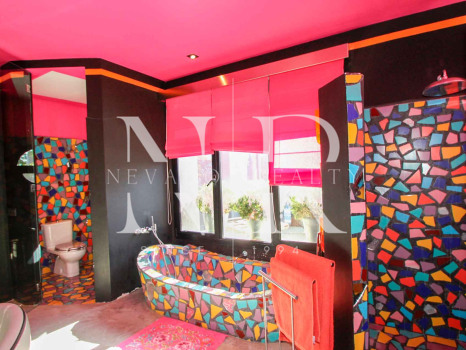 Villa in Estepona next to the beach and golf for sale
