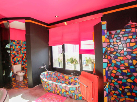 Villa in Estepona next to the beach and golf for sale
