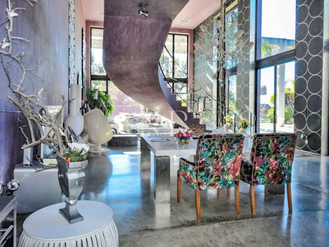 Villa in Estepona next to the beach and golf for sale