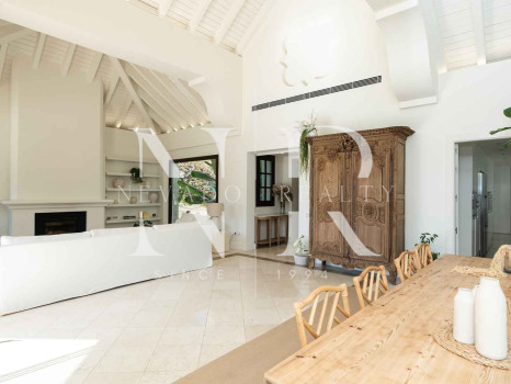 Villa in Lomas de Marbella club with mountain views for long term rental