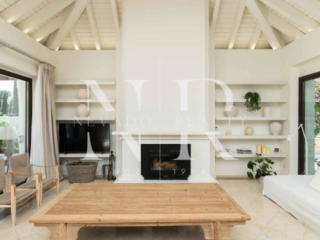 Villa in Lomas de Marbella club with mountain views for long term rental