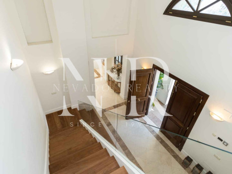 Villa in Lomas de Marbella club with mountain views for long term rental