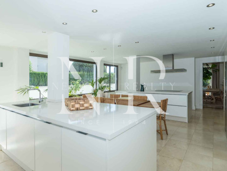Villa in Lomas de Marbella club with mountain views for long term rental