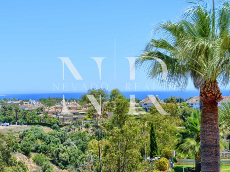 Villa in Lomas de Marbella club with mountain views for long term rental