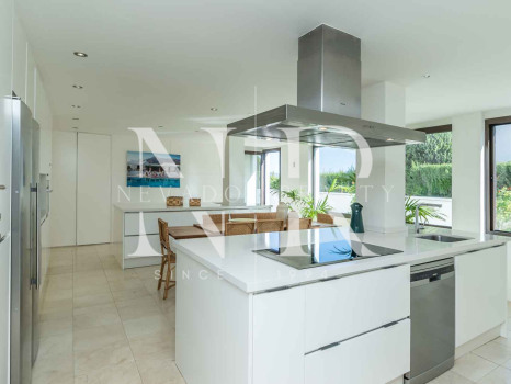 Villa in Lomas de Marbella club with mountain views for long term rental