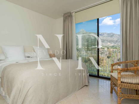 Villa in Lomas de Marbella club with mountain views for long term rental