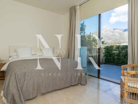 Villa in Lomas de Marbella club with mountain views for long term rental
