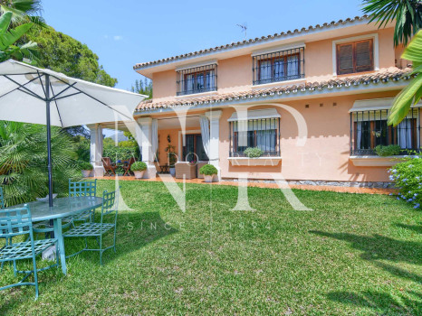 Villa en La Merced en Marbella centro muy cerca playa en venta