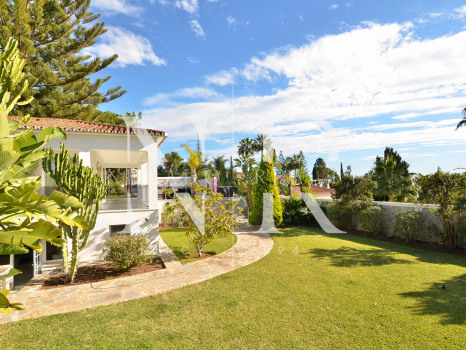 Villa in Elviria with beautiful sea views for sale