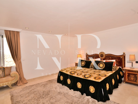 Villa in Elviria with beautiful sea views for sale