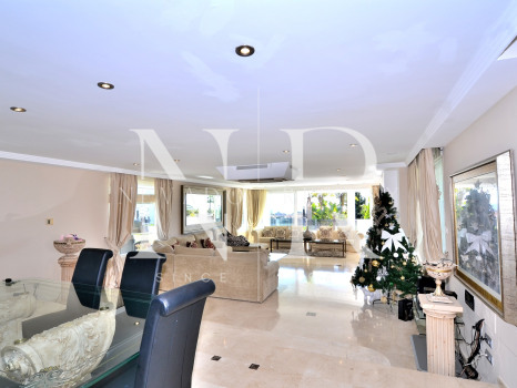 Villa in Elviria with beautiful sea views for sale