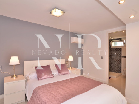 Villa in Elviria with beautiful sea views for sale
