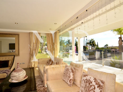 Villa in Elviria with beautiful sea views for sale