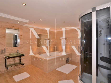 Villa in Elviria with beautiful sea views for sale