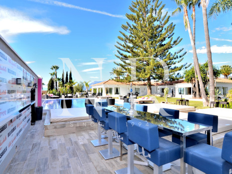 Villa in Elviria with beautiful sea views for sale