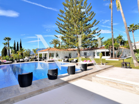 Villa in Elviria with beautiful sea views for sale