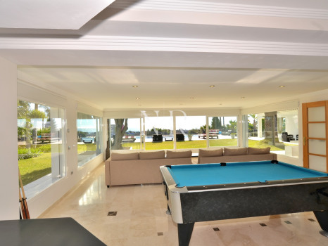 Villa en Elviria con preciosas vistas al mar en venta