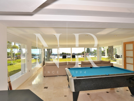 Villa in Elviria with beautiful sea views for sale