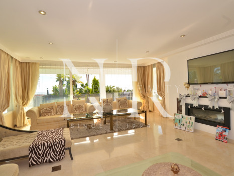 Villa in Elviria with beautiful sea views for sale